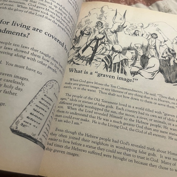 The Great Bible Question & Answer Book . - Picture 3 of 5